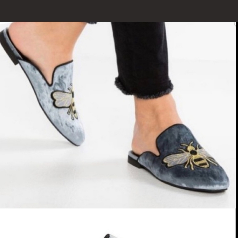Crushed velvet embroidered mules. Bee motif. Steve Madden. Size 9.5